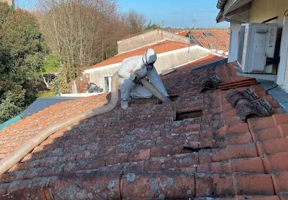 Image de Isoltoit Poitiers - Isolation Combles - Panneaux Photovoltaïques