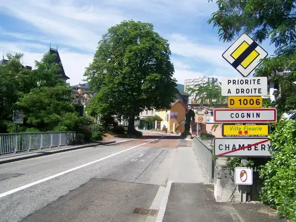 Ravalement Façade Isolant Entreprise isolation extérieure Cognin