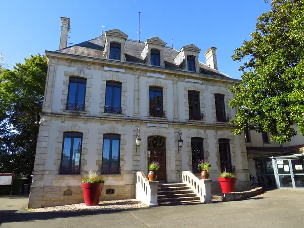 Ravalement Façade Isolant Entreprise isolation extérieure La Crèche