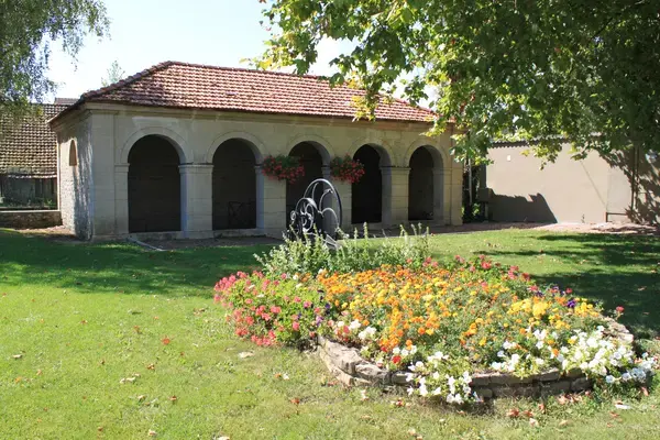 Ravalement Façade Isolant Entreprise isolation extérieure Ouges